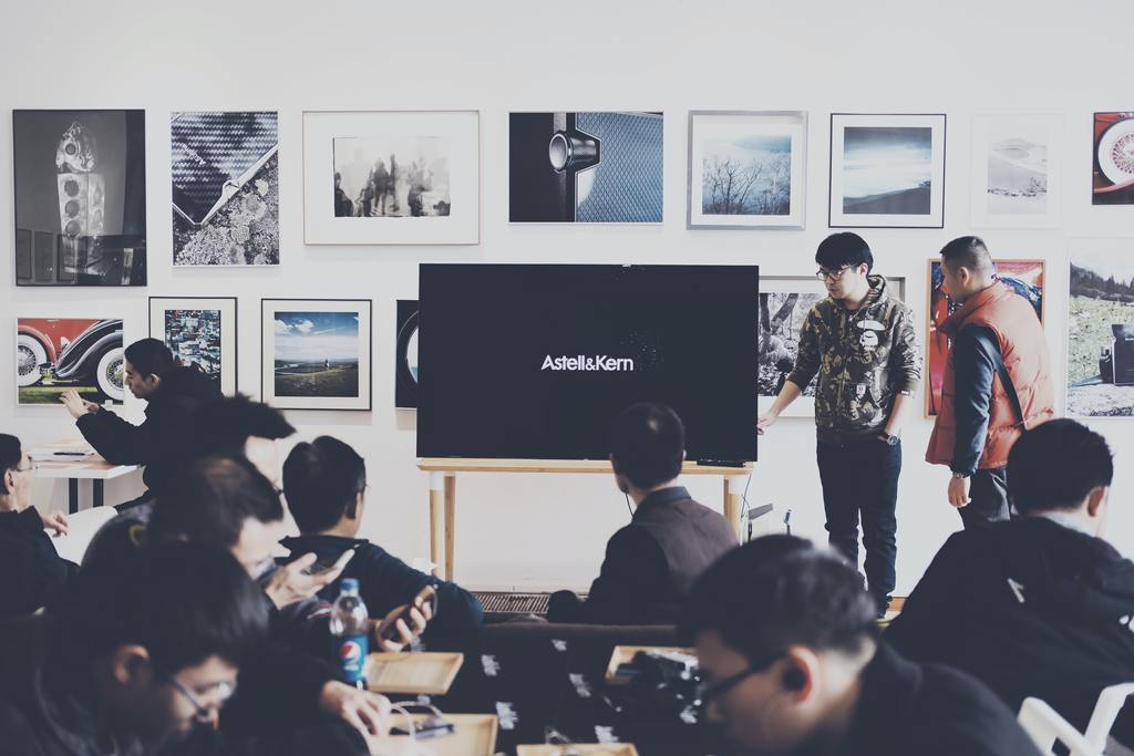 在国家级创业孵化基地公开融资路演，产出一份可落地实践的商业策划书